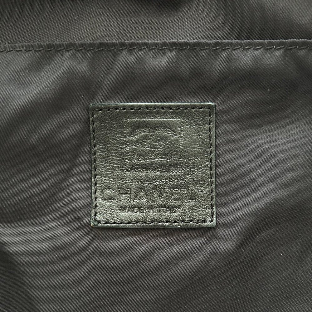 CHANEL Black and White Patterned Shoulder Bag with Leather Logo Patch - Picture 12 of 15